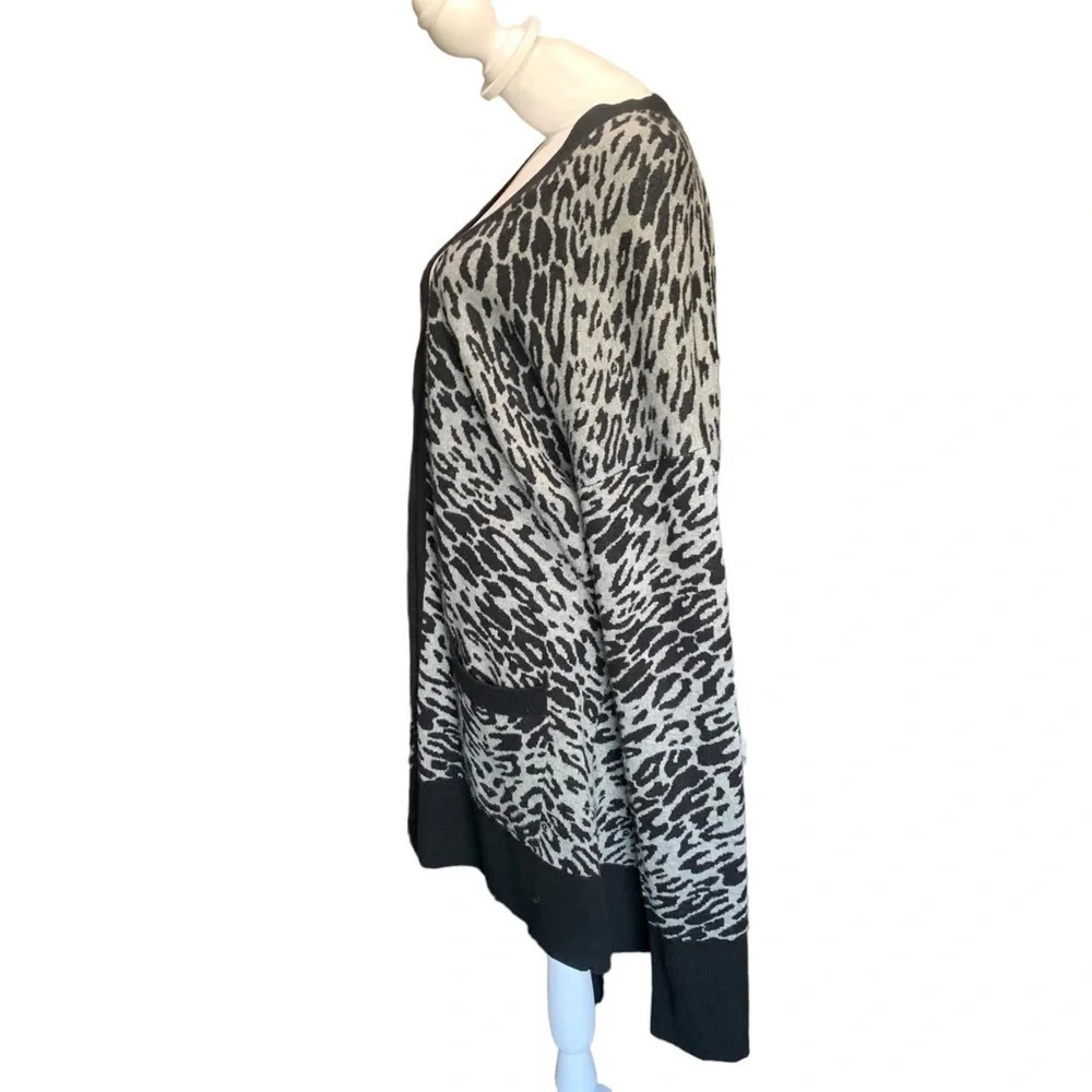 Equipment Femme Leopard Print Cardigan in Grey and Black XL - Picture 5 of 5